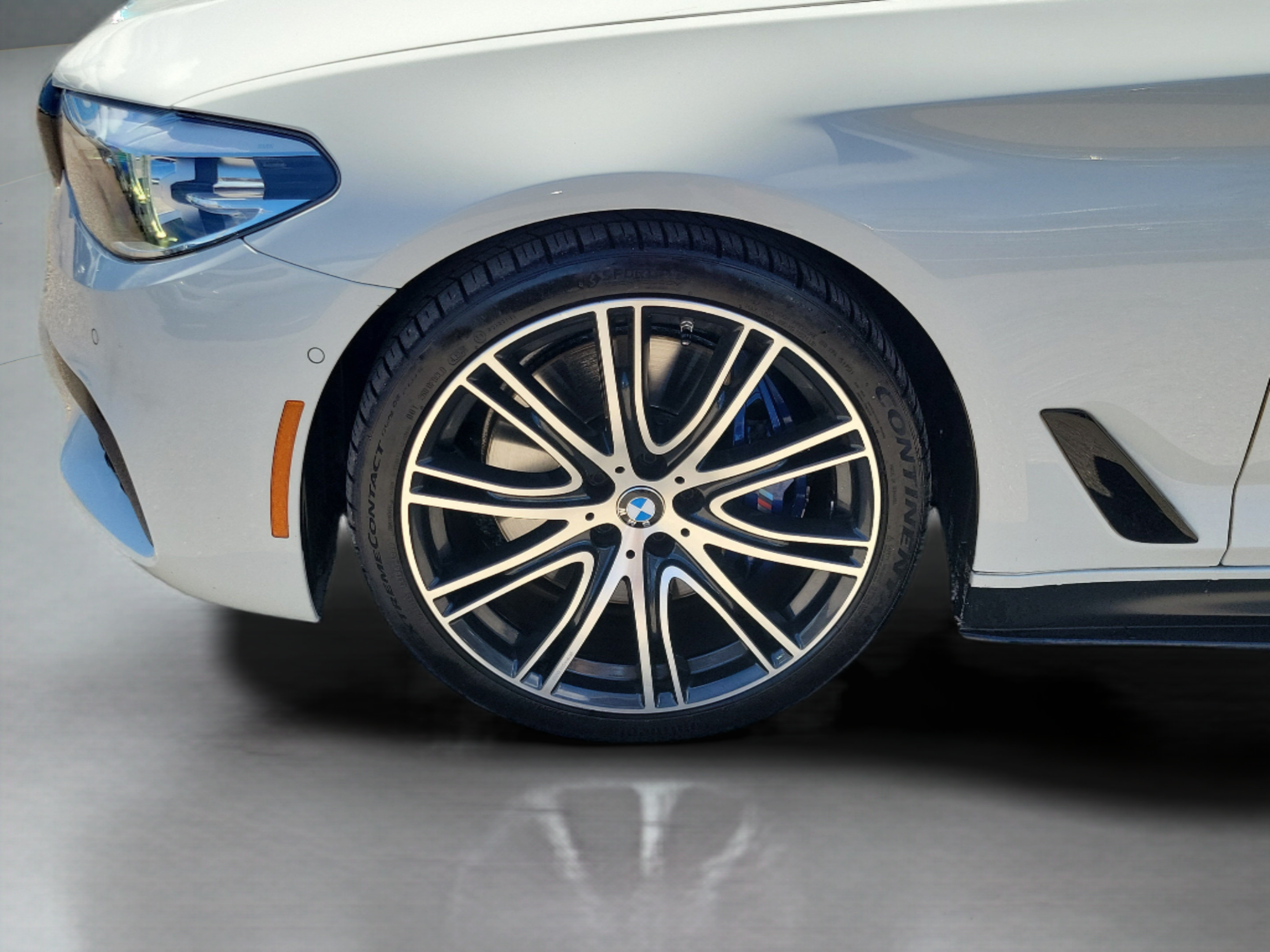 Used 2020 BMW 540i w/ M Sport Package RWD image 32