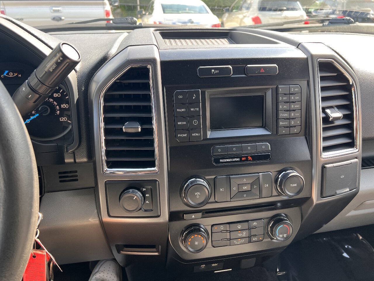 Used 2015 Ford F150 XLT AWD/4WD image 16
