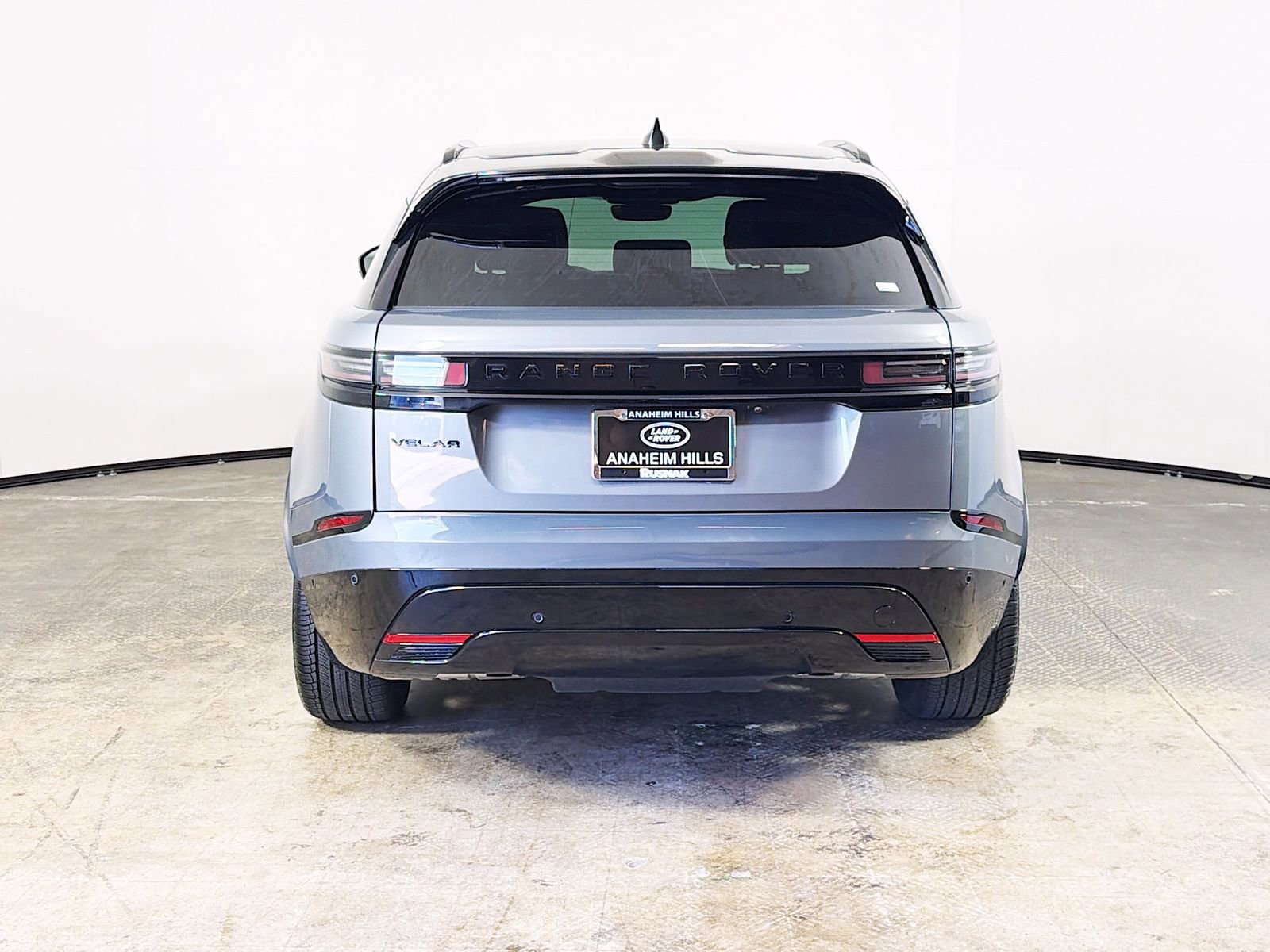 Certified 2025 Land Rover Range Rover Velar Dynamic SE AWD/4WD image 4