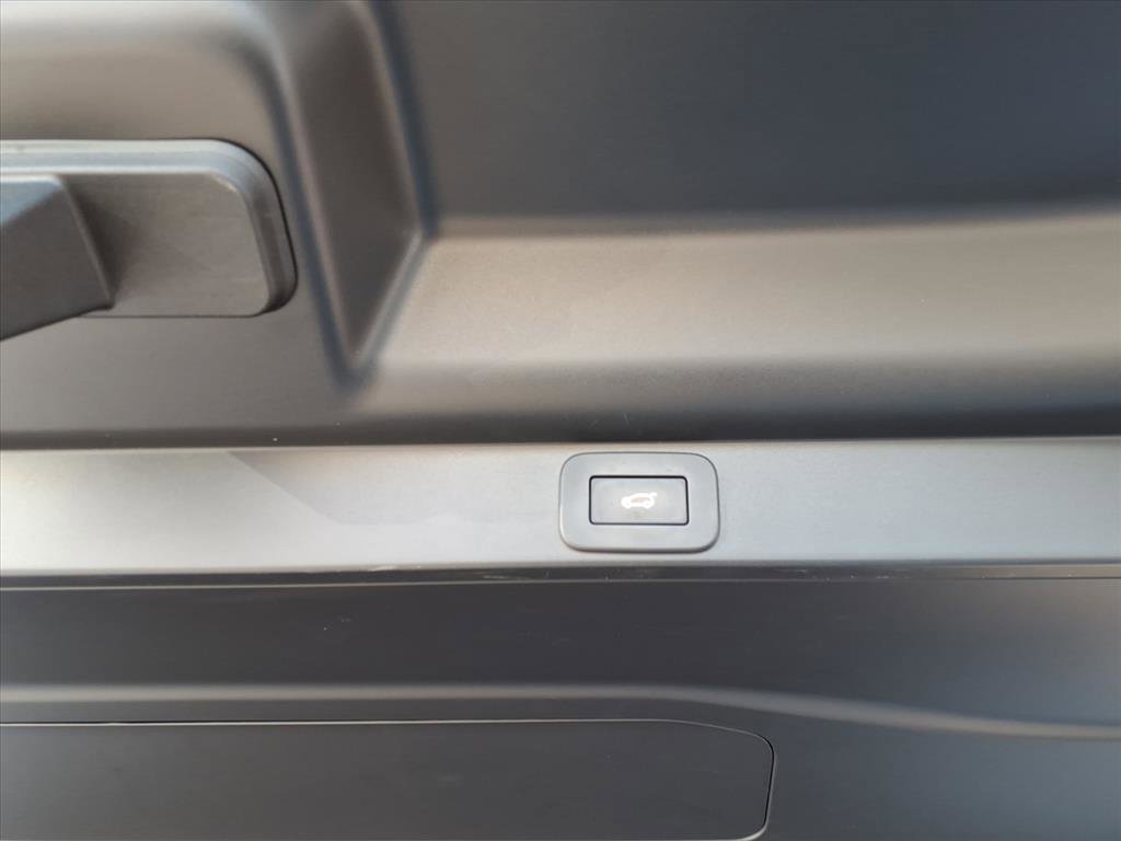 Used 2023 Land Rover Range Rover SE image 13