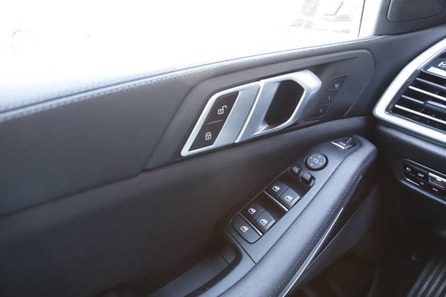 Used 2021 BMW X5 xDrive40i w/ Convenience Package AWD/4WD image 24