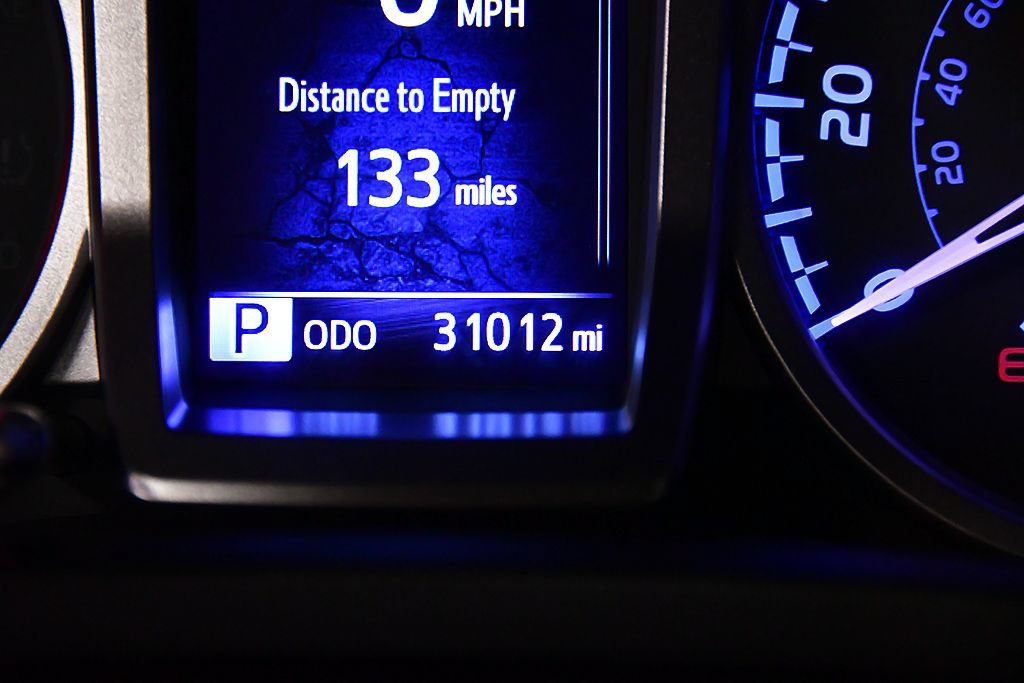 Used 2022 Toyota Tacoma SR5 AWD/4WD image 16
