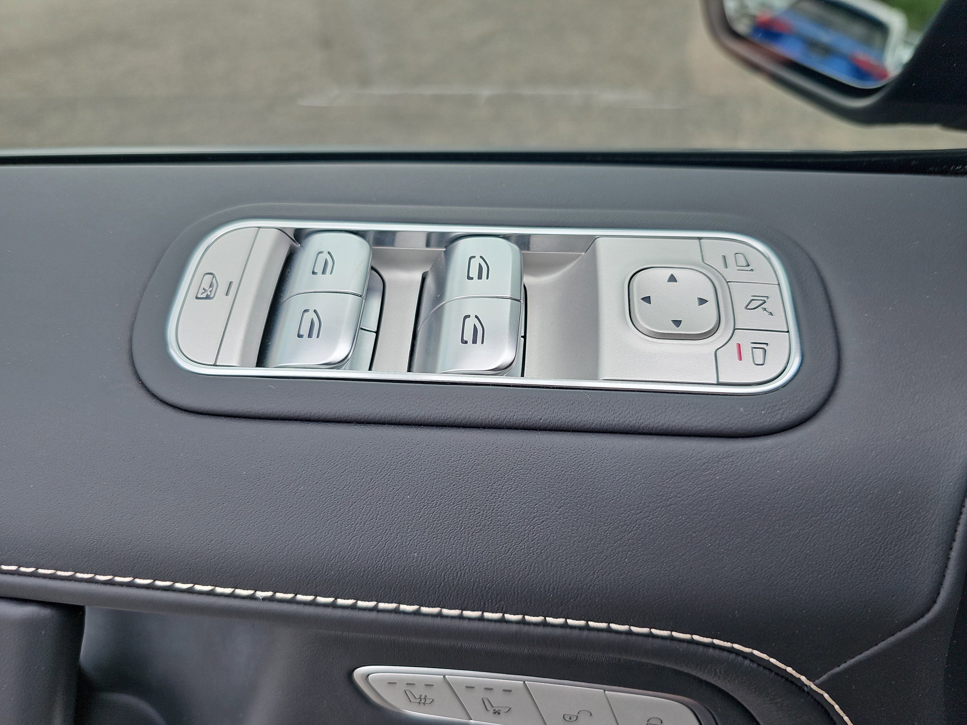 Certified 2025 Mercedes-Benz G 63 AMG 4MATIC image 30