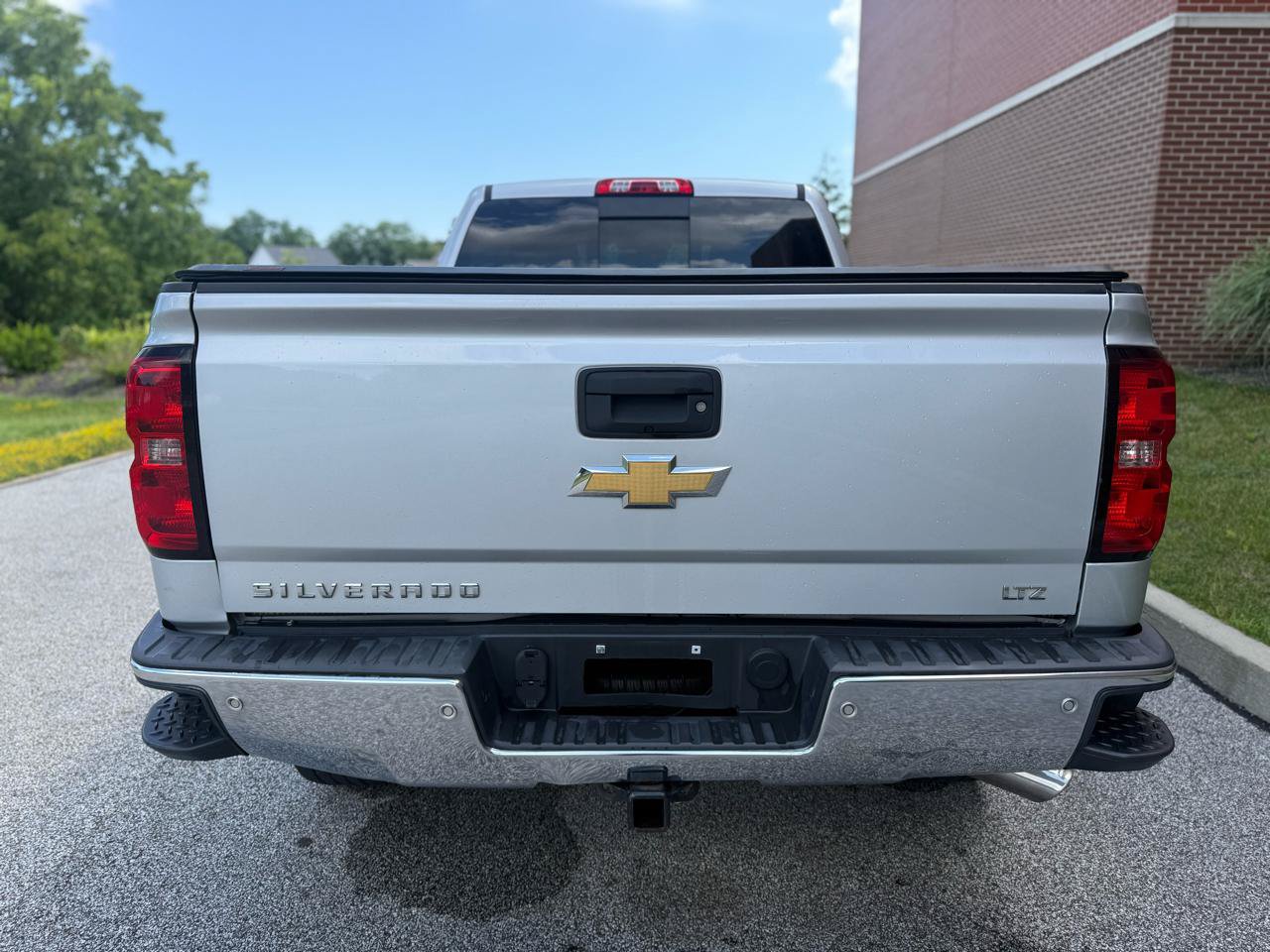 Used 2015 Chevrolet Silverado 1500 LTZ Z71 w/ LTZ Plus Package AWD/4WD image 12