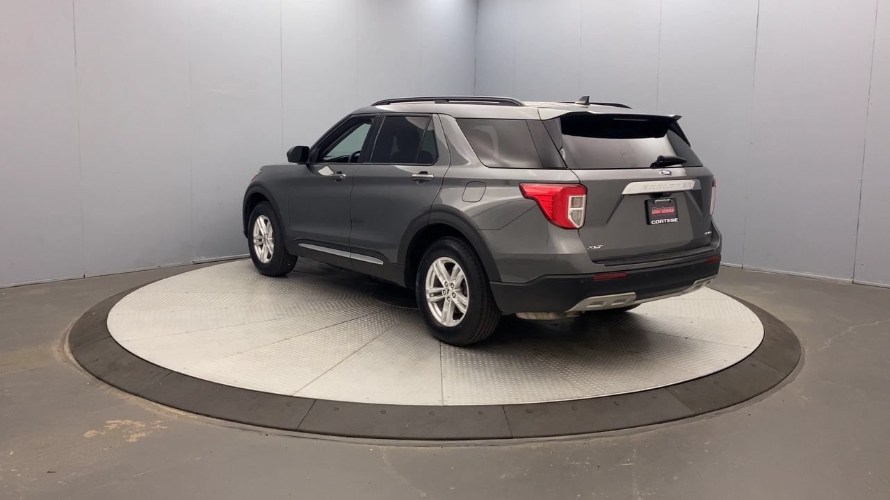 Used 2021 Ford Explorer XLT w/ Equipment Group 202A AWD/4WD image 3