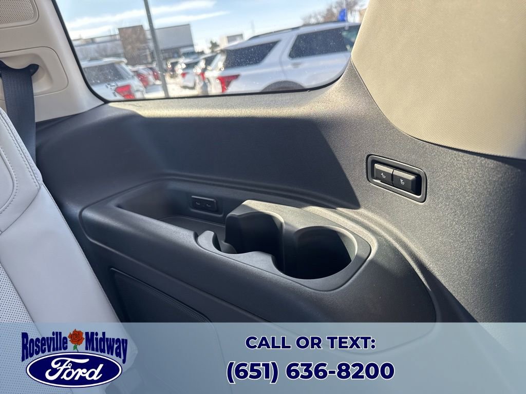 Used 2025 Ford Expedition Platinum image 39