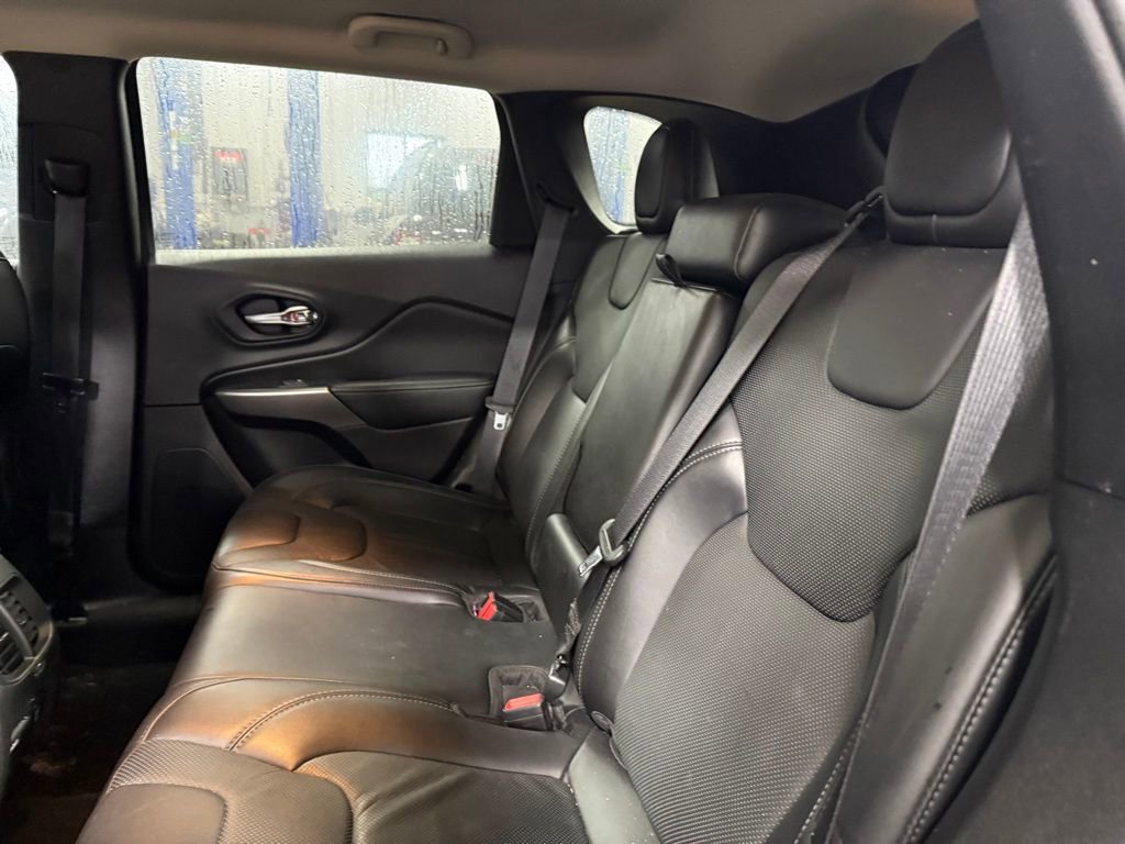 Used 2020 Jeep Cherokee Limited image 10