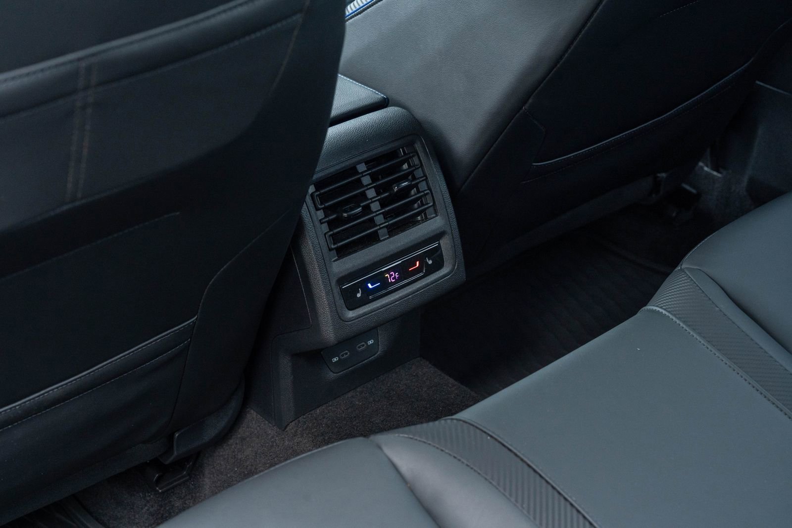 Used 2024 Volkswagen Golf R image 28