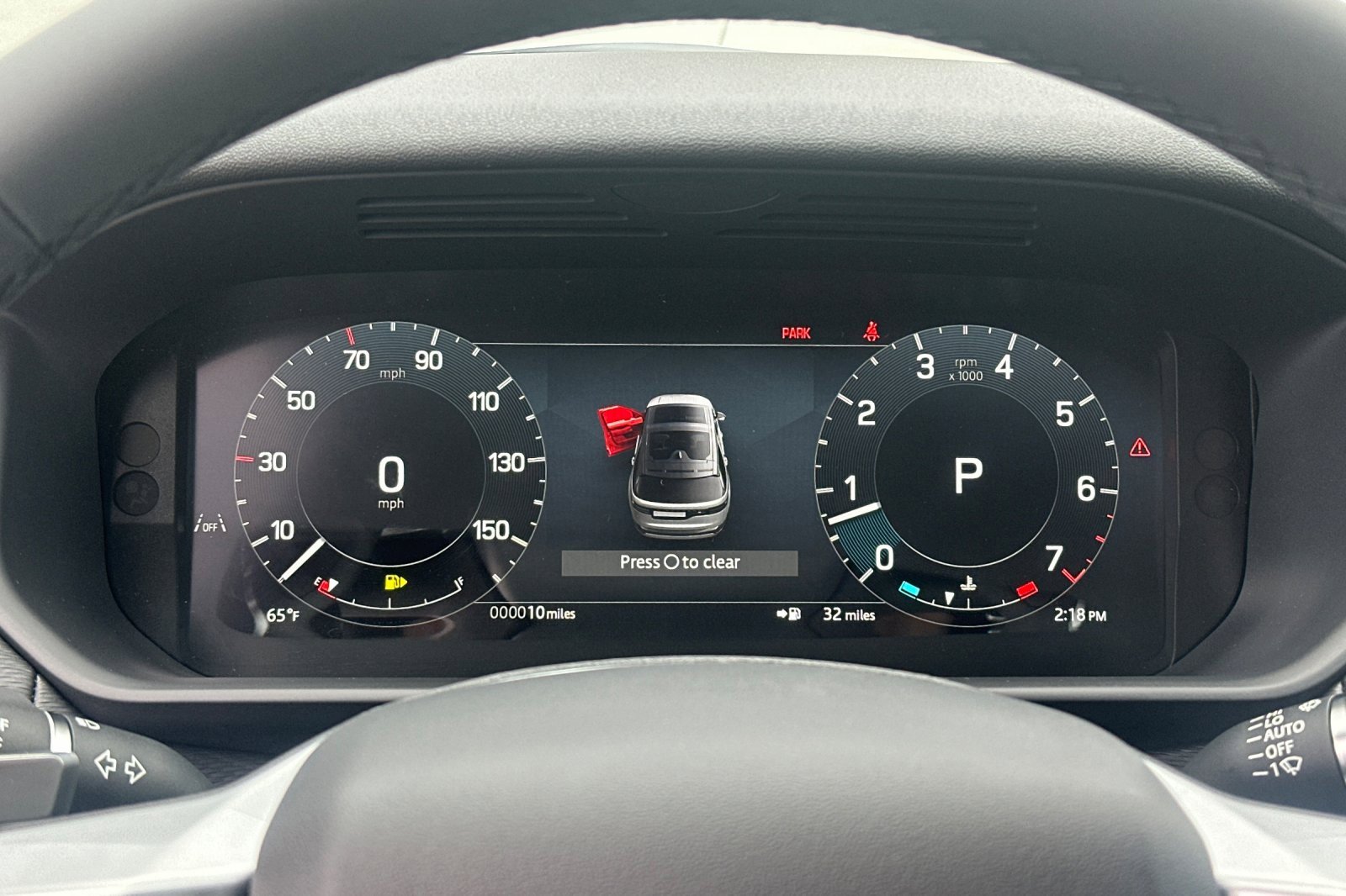 New 2026 Land Rover Discovery Dynamic SE image 24