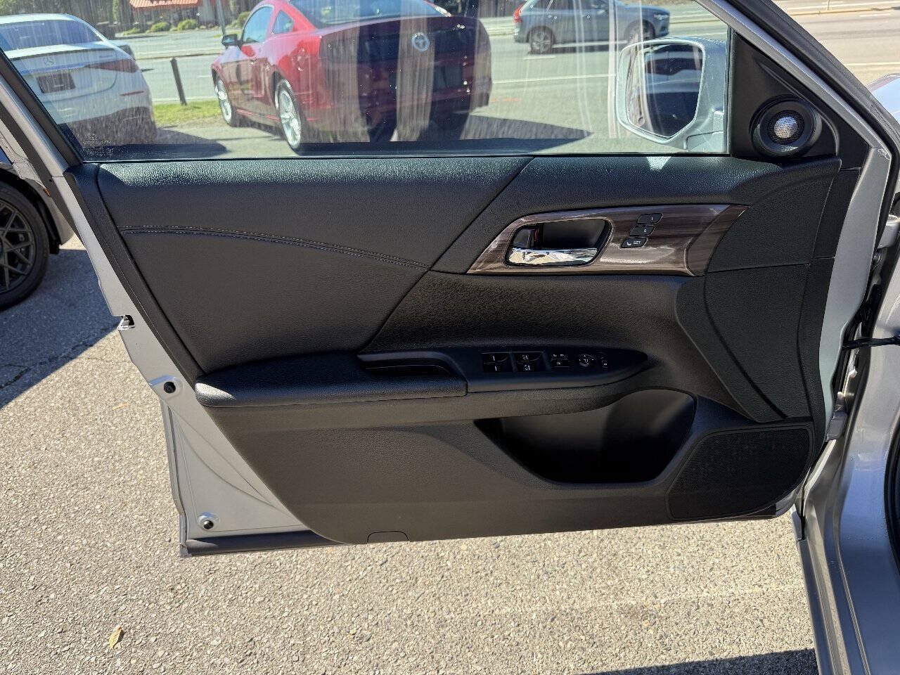 Used 2016 Honda Accord EX-L image 23