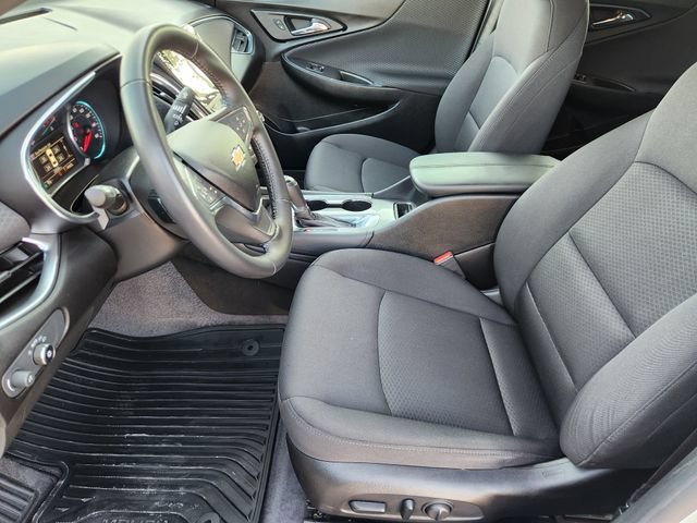 Used 2018 Chevrolet Malibu LT w/ Driver Confidence Package FWD image 13