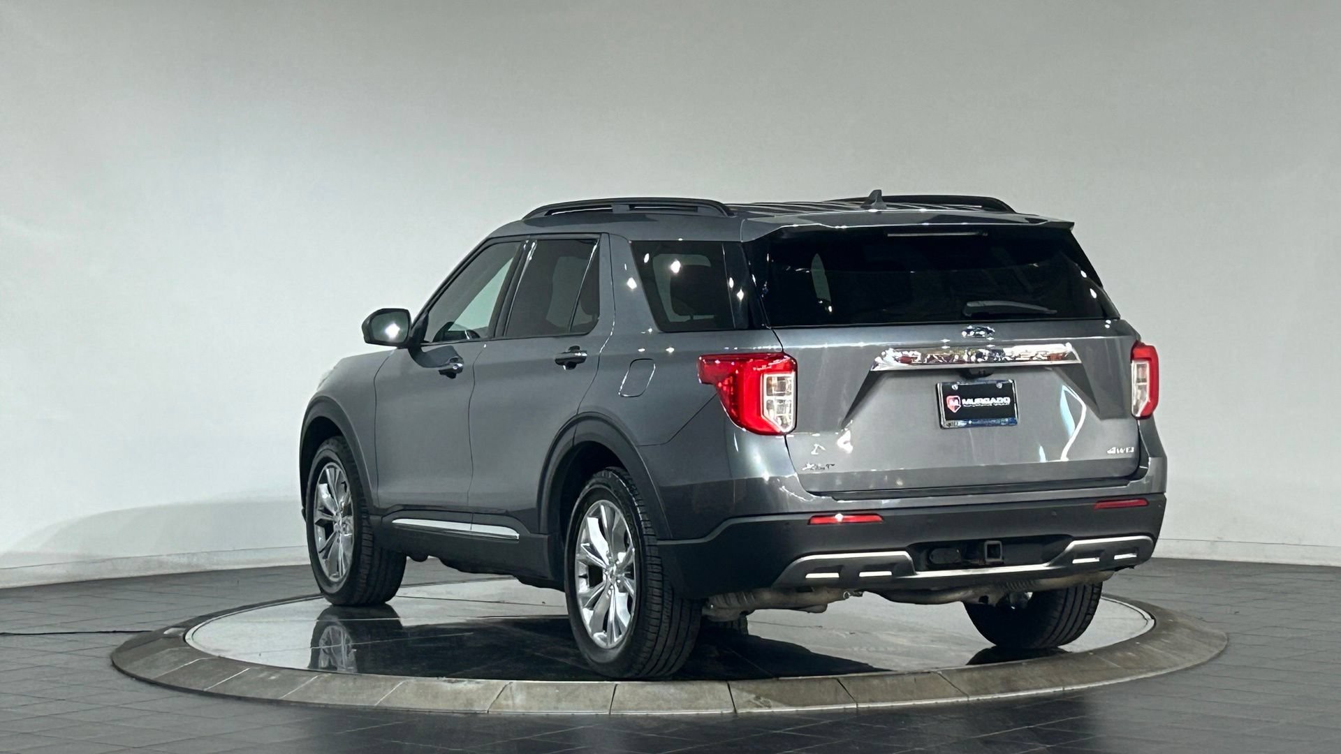 Used 2022 Ford Explorer XLT w/ Equipment Group 202A AWD/4WD image 7