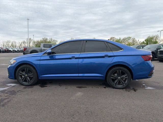 Used 2024 Volkswagen Jetta SE FWD image 12