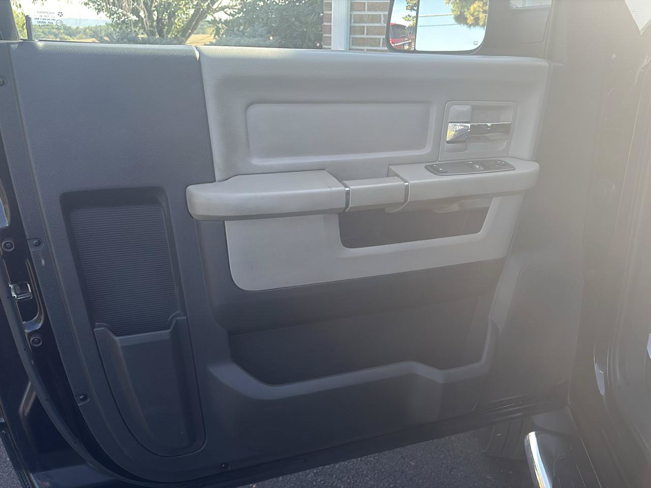 Used 2012 RAM 5500 SLT RWD image 10
