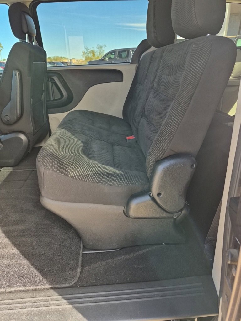 Used 2020 Dodge Grand Caravan SE w/ UConnect Hands-Free Group image 25