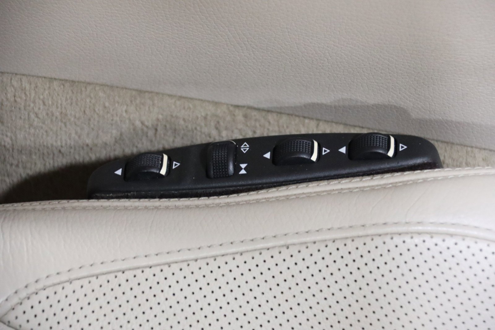 Used 2015 Mercedes-Benz E 400 Cabriolet w/ Premium 1 Package image 57