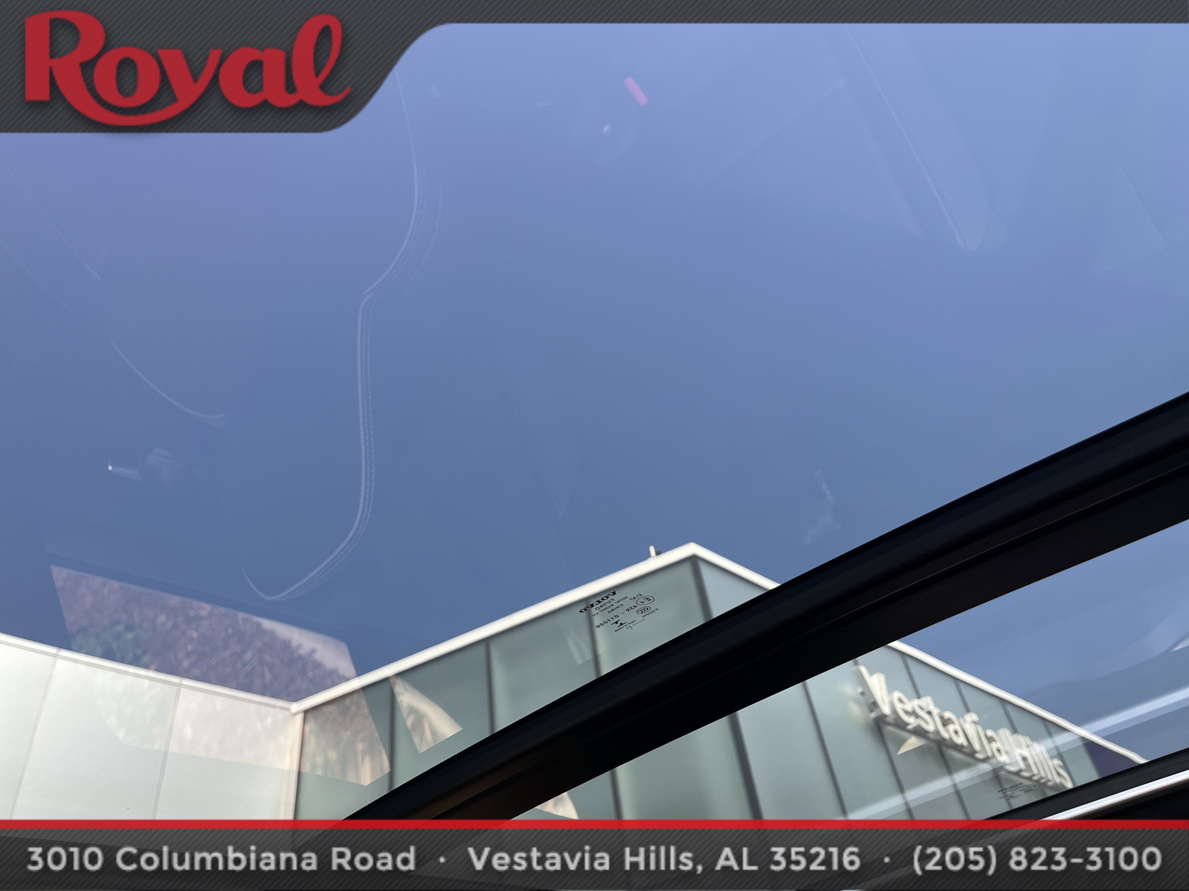 Certified 2022 Volvo XC40 T5 R-Design image 17