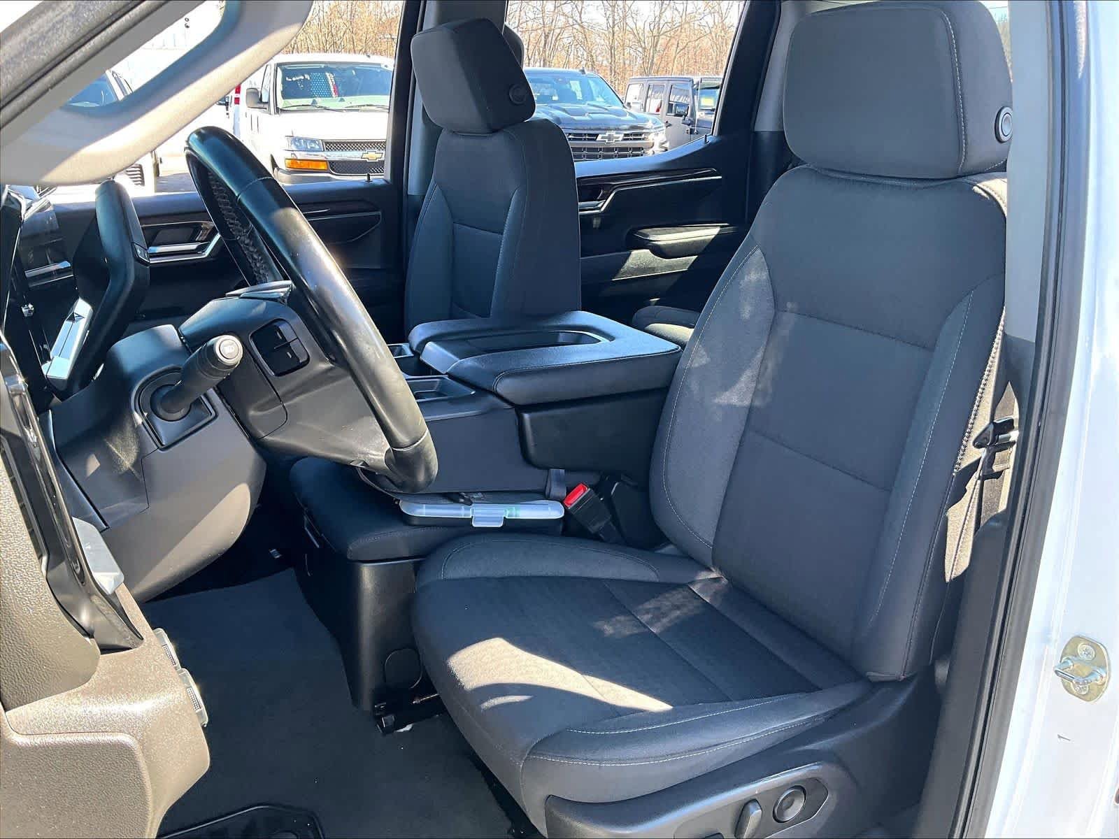 Used 2023 Chevrolet Silverado 1500 LT AWD/4WD image 10
