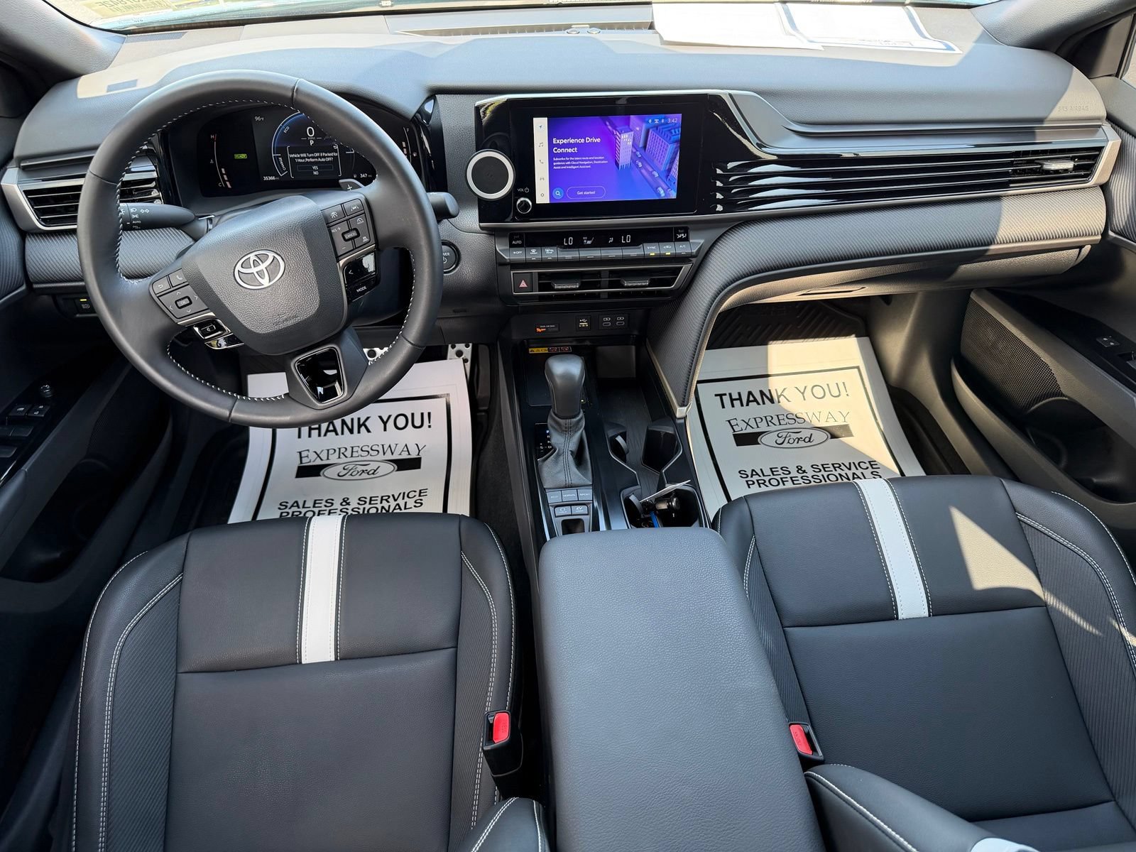 Used 2025 Toyota Camry SE FWD image 15