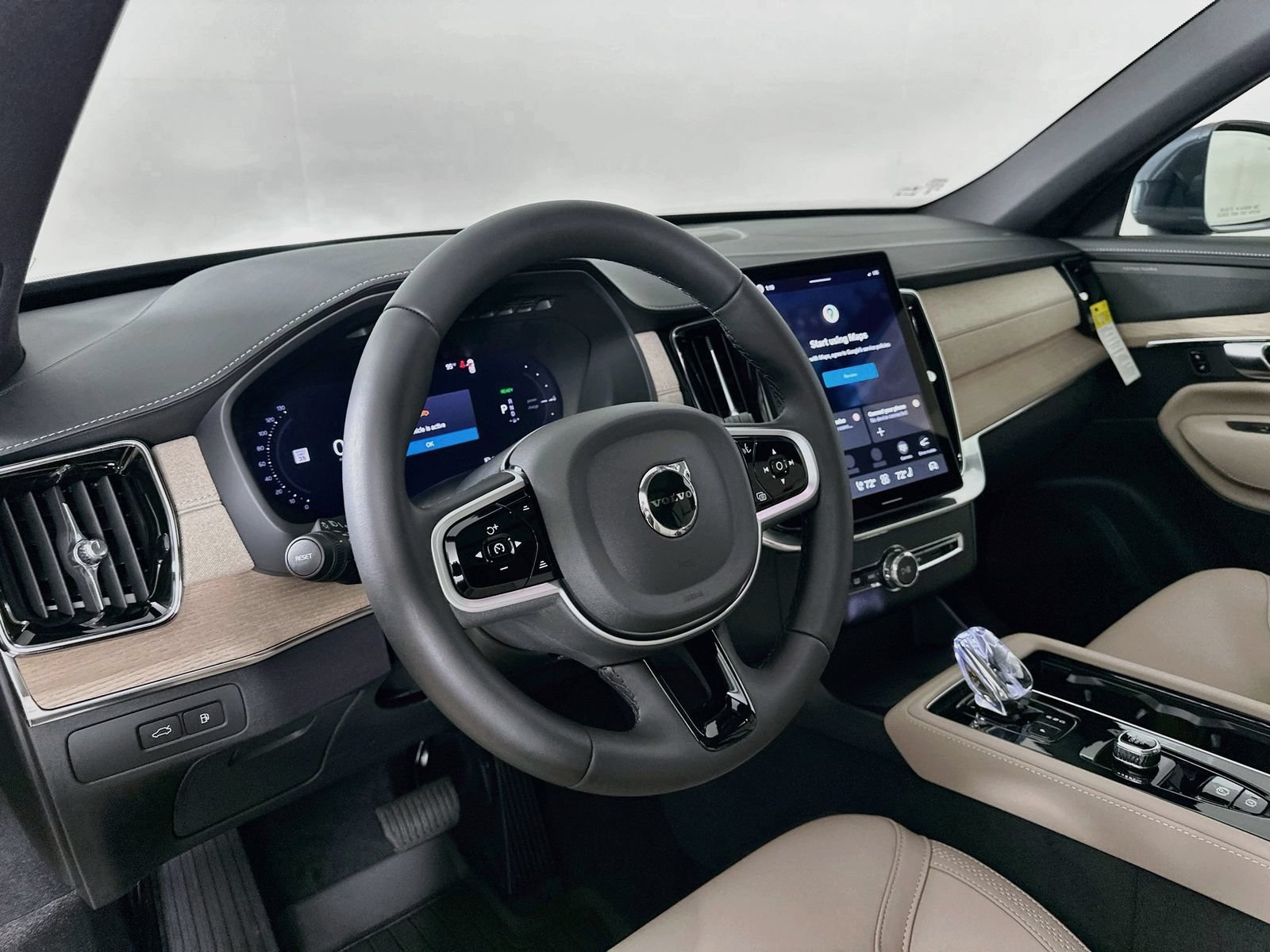 New 2026 Volvo XC90 T8 Plus w/ Protection Package Premier AWD/4WD image 31
