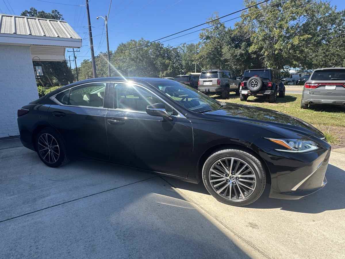 Used 2023 Lexus ES 350 w/ Premium Package FWD image 4