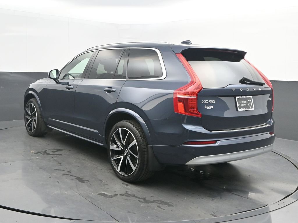 Certified 2022 Volvo XC90 T6 Momentum image 3