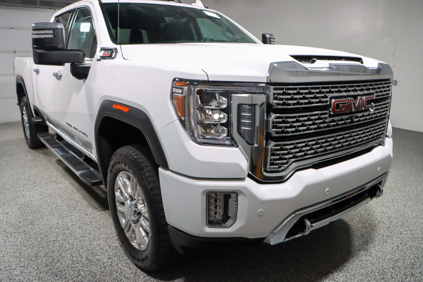 Used 2023 GMC Sierra 2500 Denali w/ Denali Ultimate Package image 5