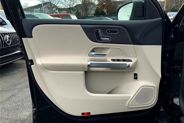 Used 2021 Mercedes-Benz GLB 250 4MATIC image 18