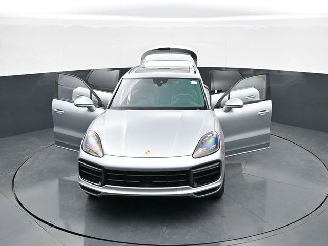 Used 2020 Porsche Cayenne Turbo AWD/4WD image 52