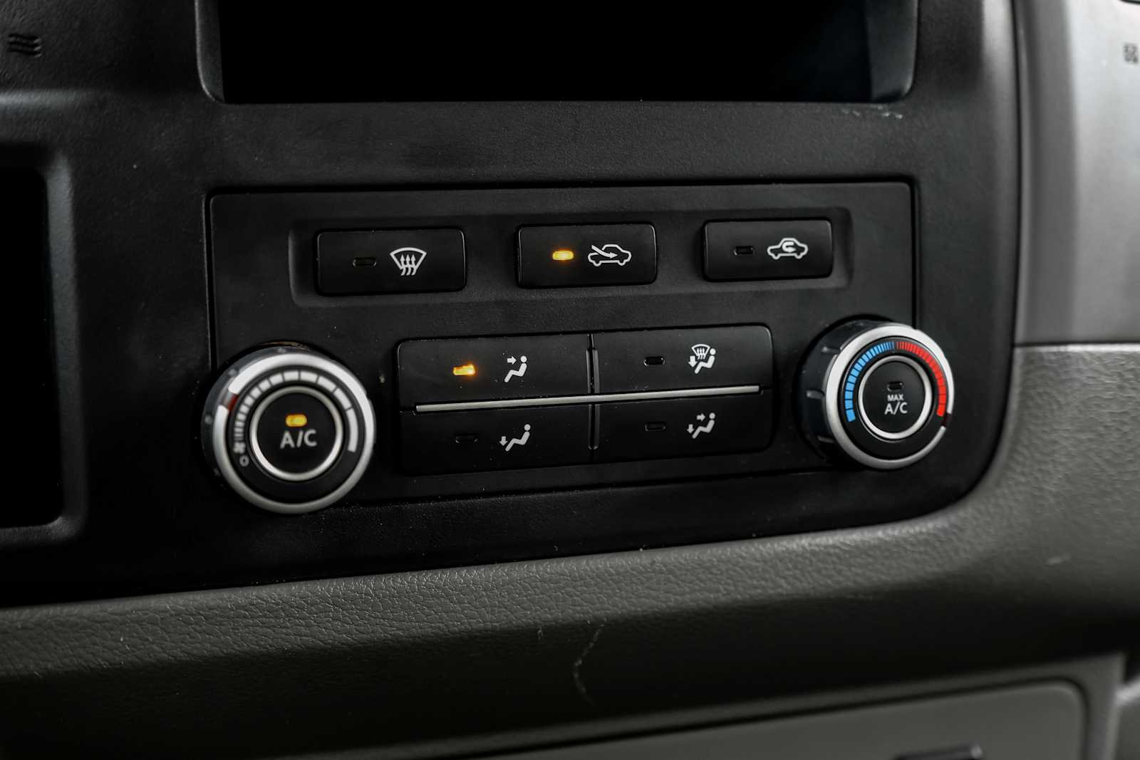 Used 2020 Nissan NV 2500 SV image 23