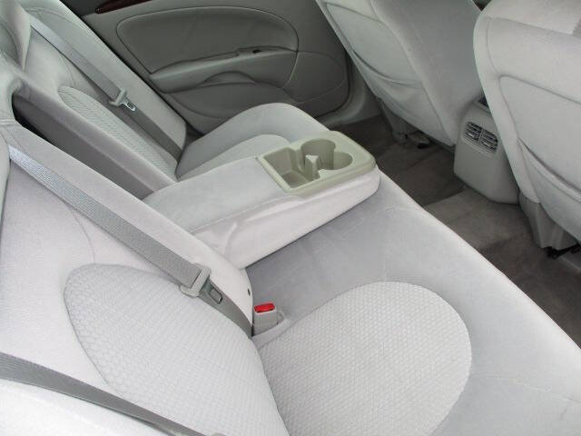 Used 2009 Buick Lucerne CX image 19