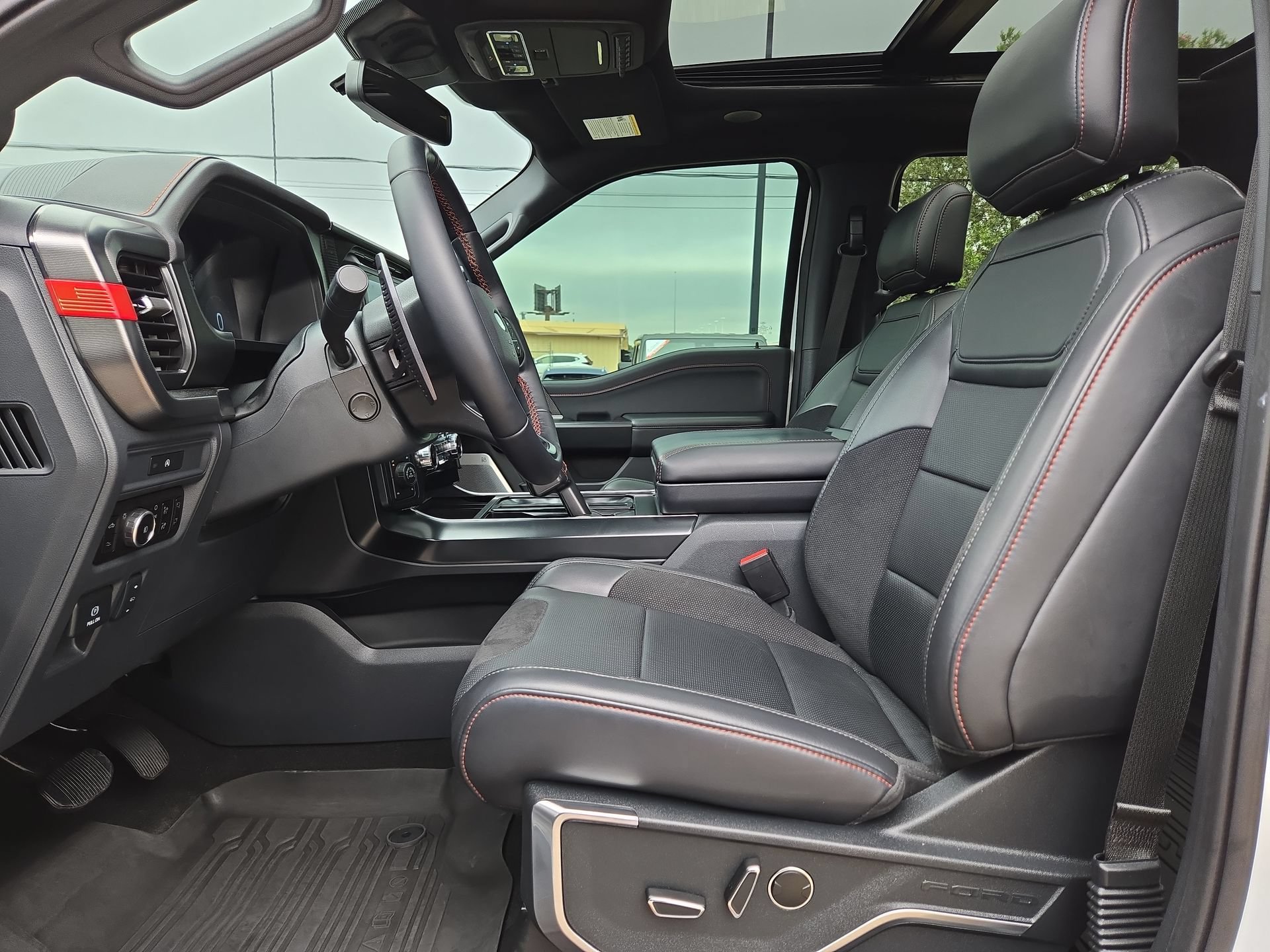 Used 2025 Ford F150 Raptor AWD/4WD image 16