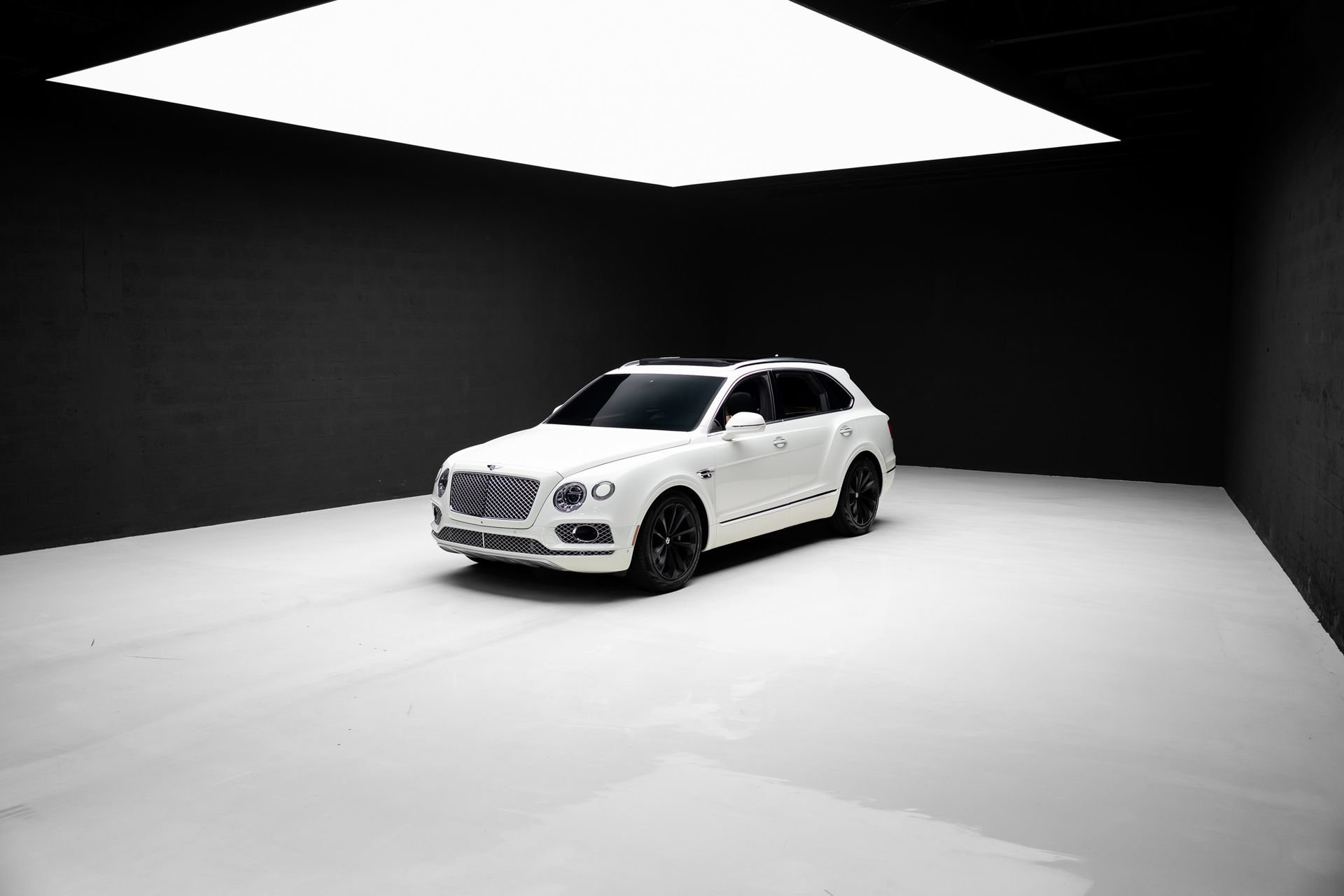 Used 2018 Bentley Bentayga AWD/4WD image 82