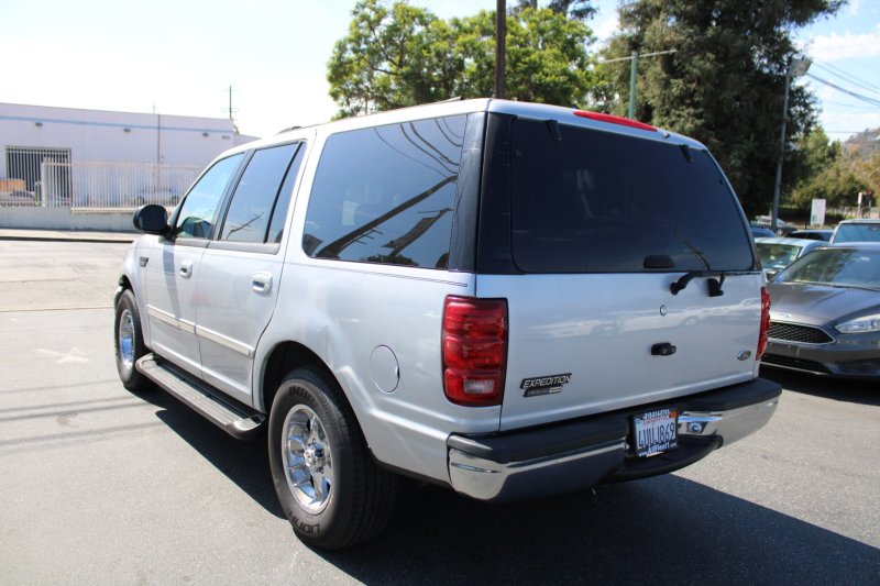 Used 2002 Ford Expedition XLT image 4