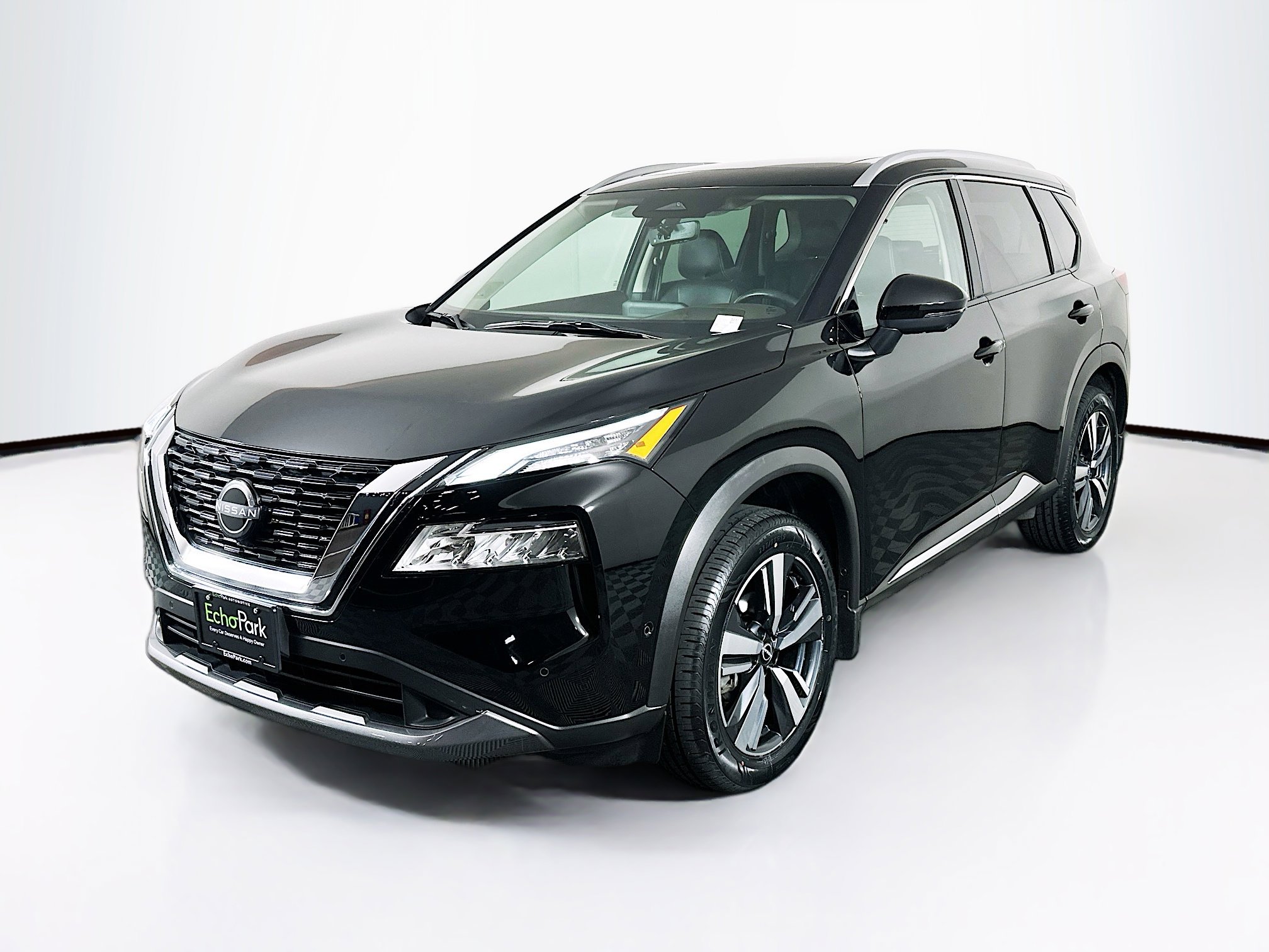 Used 2023 Nissan Rogue SL w/ SL Premium Package image 3
