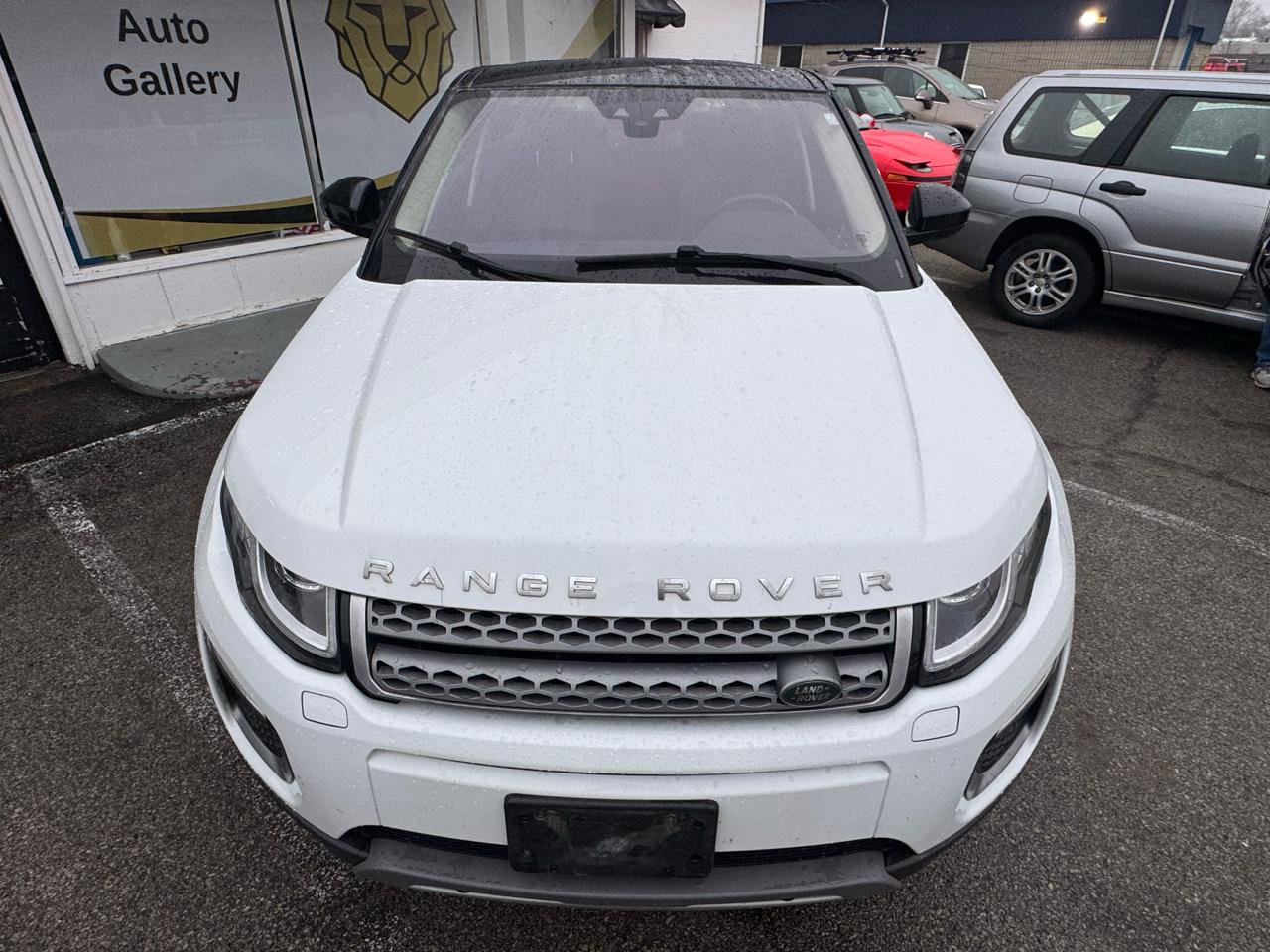 Used 2016 Land Rover Range Rover Evoque SE image 8