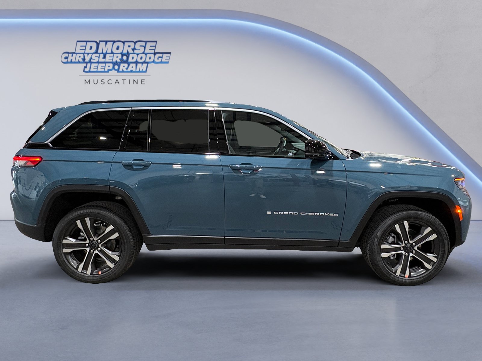 New 2027 Jeep Grand Cherokee Limited AWD/4WD image 6