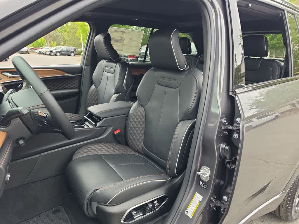 New 2026 Jeep Grand Cherokee Summit AWD/4WD image 11