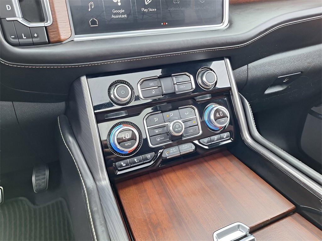 Used 2023 GMC Yukon Denali Ultimate image 17