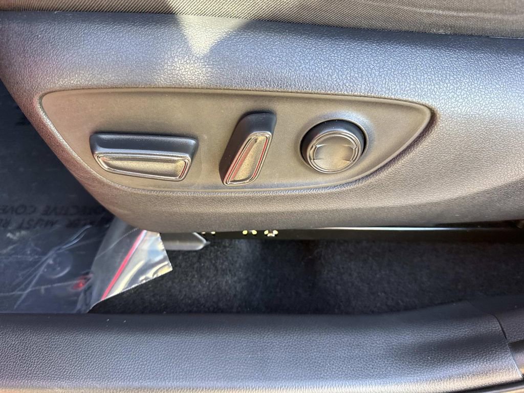 Used 2025 Toyota RAV4 XLE w/ Convenience Package FWD image 26