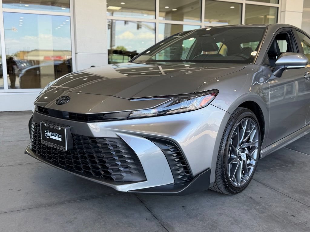 Used 2026 Toyota Camry SE FWD image 3