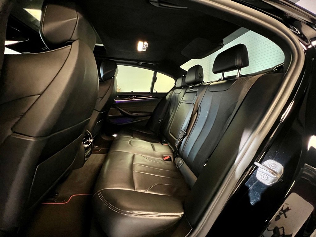 Used 2018 BMW M5 image 17