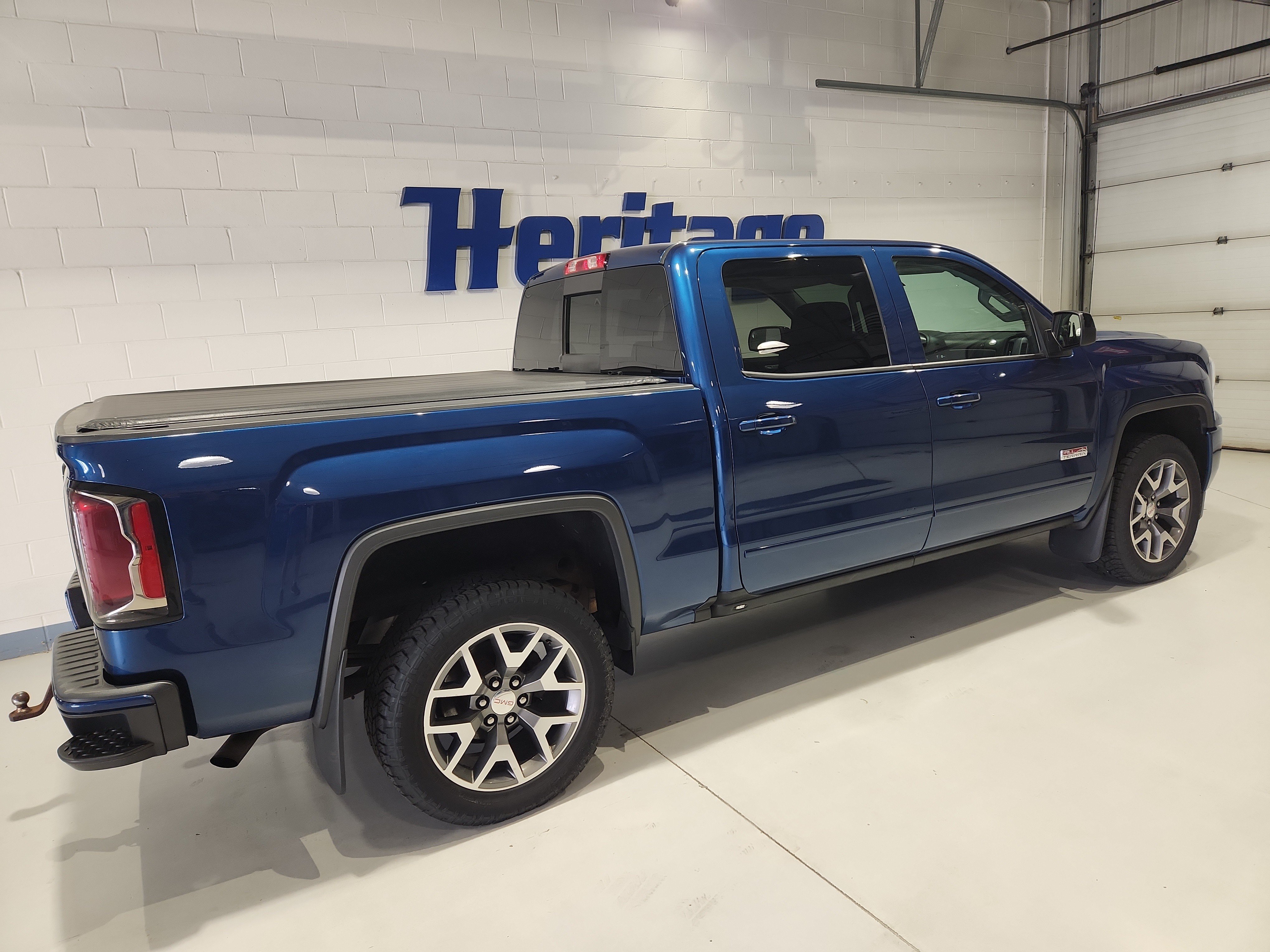Used 2017 GMC Sierra 1500 SLT AWD/4WD image 29