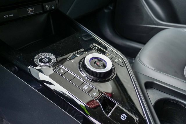 Certified 2025 Kia Niro EX image 20