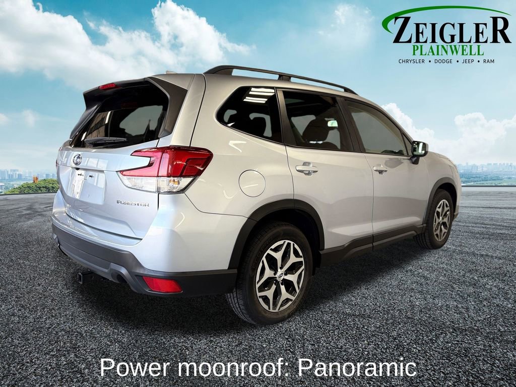Used 2020 Subaru Forester Premium AWD/4WD image 6