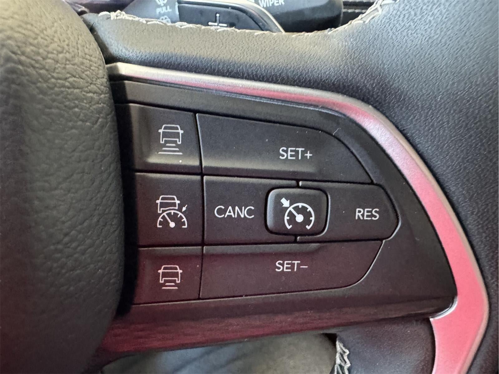 Used 2025 Jeep Grand Cherokee L Laredo AWD/4WD image 15