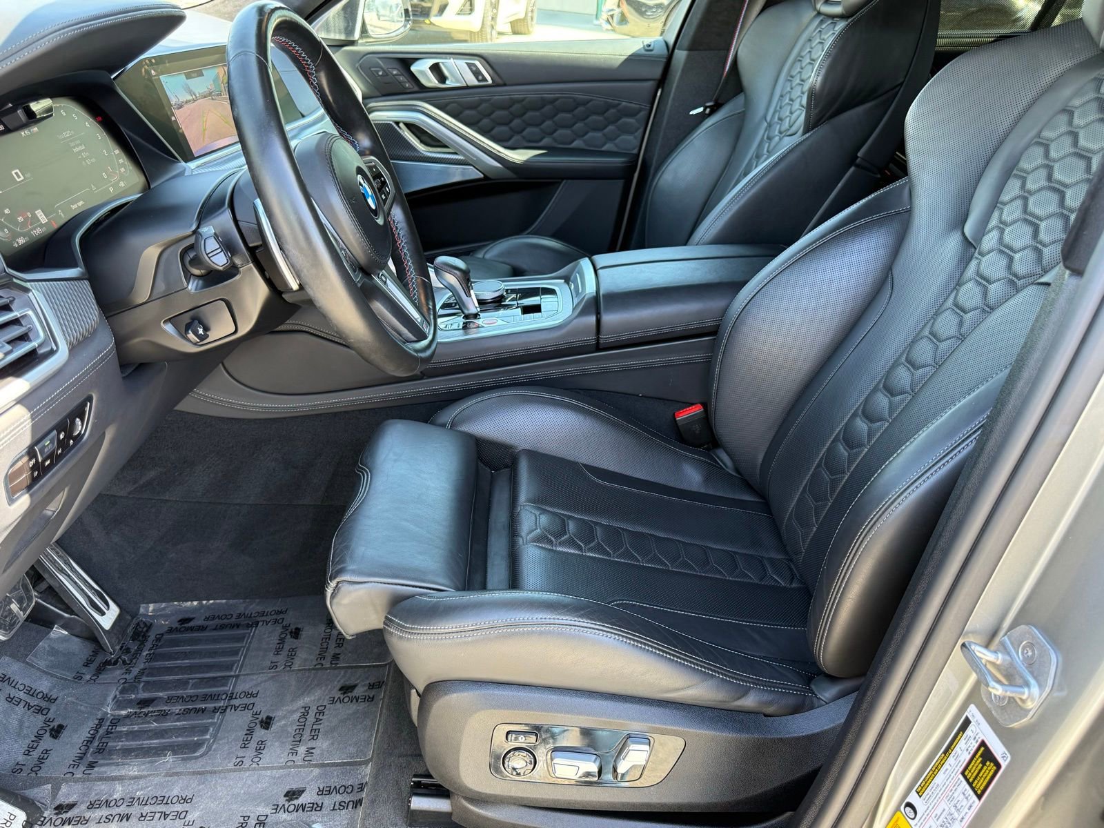 Used 2020 BMW X6 M Competition w/ Executive Package image 21