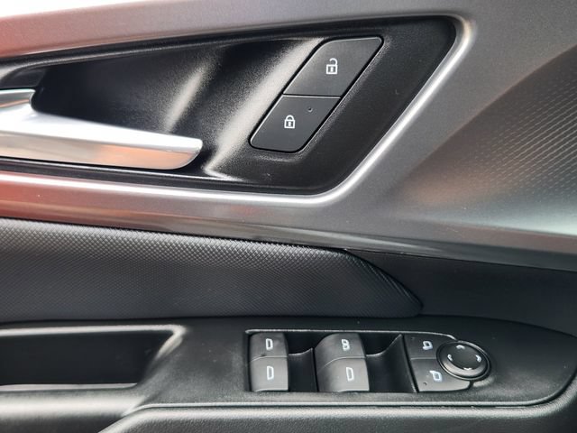 Used 2024 Chevrolet Equinox EV RS FWD image 24