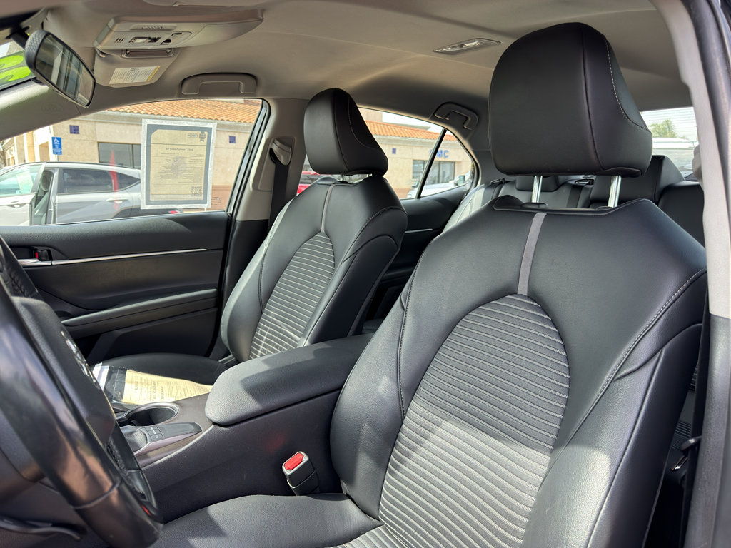Used 2023 Toyota Camry SE FWD image 8