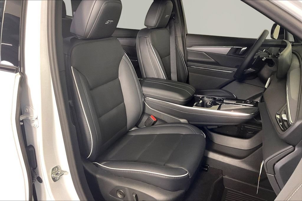 New 2027 Buick Enclave Sport Touring w/ Super Cruise Package FWD image 12